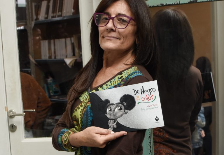 Leen los autores: Laura Vilche presenta su libro