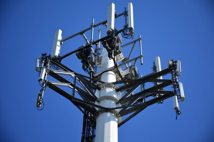 Vecinos se movilizan contra las antenas 5G