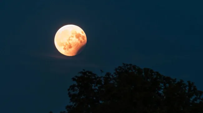 El Observatorio de Funes invita a presenciar el eclipse lunar