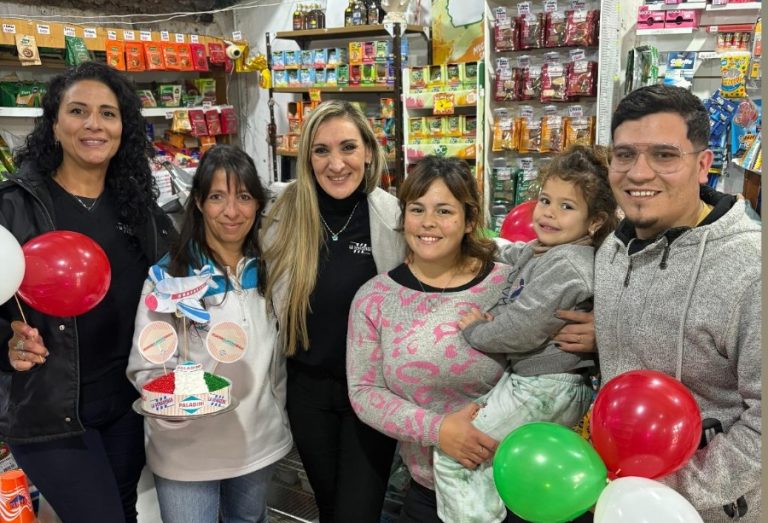 Comerciantes de Roldán ganan un viaje a Italia gracias a un sorteo nacional de Paladini