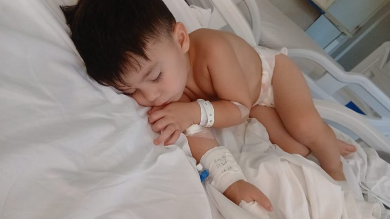 Marcos Villa papá de Mateo: “Llevamos a nuestro hijo inconsciente a los bomberos donde lo reanimaron y lo trasladaron rápidamente al hospital”