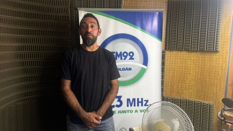 Rifar el auto para tener un hogar: la historia detrás de Fernando y su hijo