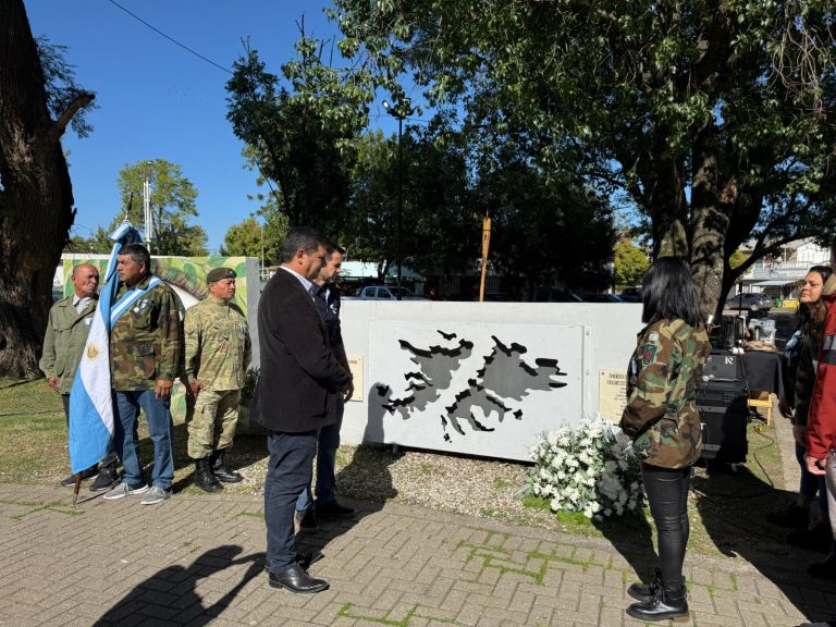 Malvinas y deporte: Roldán activa una agenda de memoria y vida saludable