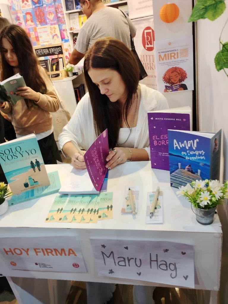 Maru Hag presento «Solo vos y yo, la promesa del Mar» en la Feria del Libro de Buenos Aires